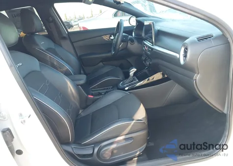 2022 Kia Forte Gt-Line z USA, uszkodzony, nr VIN 3KPF54AD7NE437805